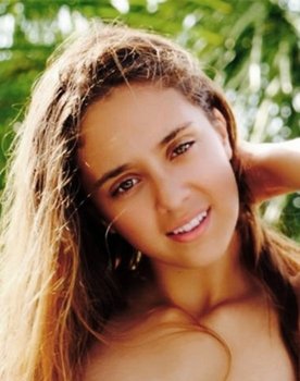 Isabella Gross Hinojosa as Faith