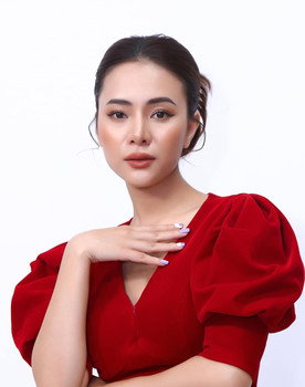 Ngọc Xuyên as Cúc