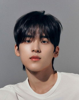 Moon Seong-hyun as Chae Seong-U / Chae Chi-Su