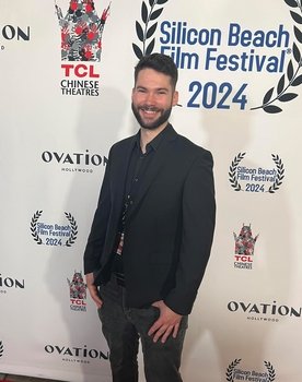 Benjamin Mehr as Young Barker
