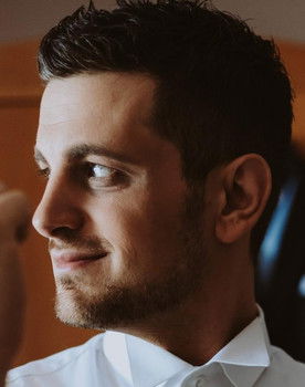 Michele Giardi as Simon Ring