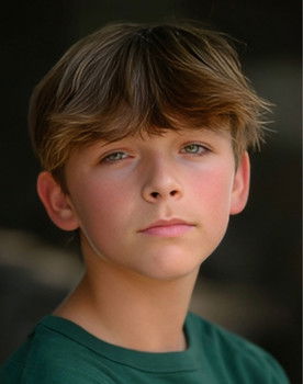 Skyler Paulley as Skyler