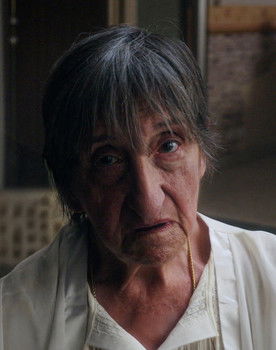 Stella Maris as Mujer