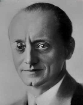 Edgar Pauly as 