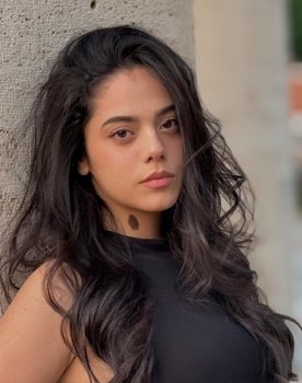 Sofia Foresta as Ines