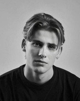 Pepijn Huysman as Andreas Giebens