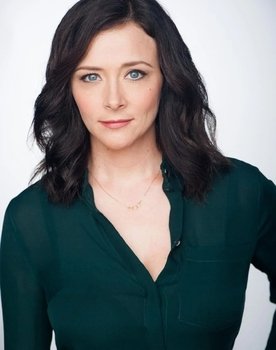 Anna Campbell as Sandy