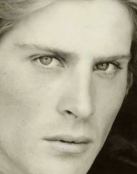 Gianrico Tondinelli as Carlo