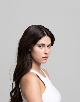 Clara Benadiba as 