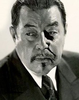 Warner Oland as Himself