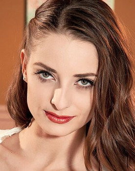 Estelle Taylor