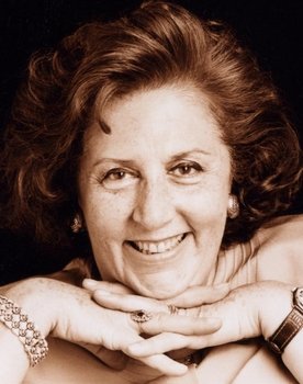 Maddalena Fellini as Piera, la madre di Giovanni