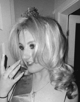 Emma Horrocks as Amy Ronan