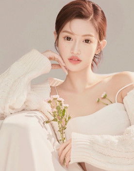 Xu Ruotong as Dancing Beauty