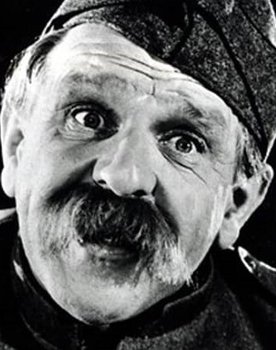 Alfred Rasser as 