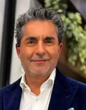 Raúl Araiza as Robert