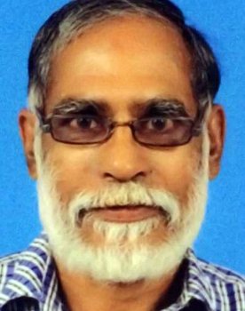 V. R. Gopalakrishnan as Director Chinnasamy