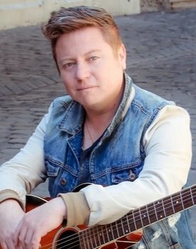 Sebastian Dupont as Ruende / Calfunao (voice)