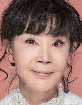 Lee Yong-nyeo as Mama