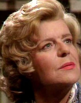 Barbara Markham as Frau Kummer