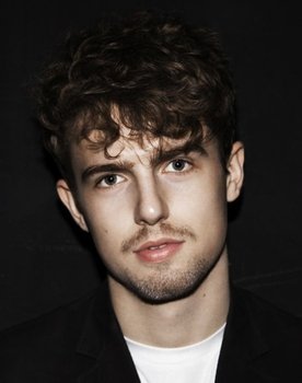 Phillip Stilling as Ulrik som ung