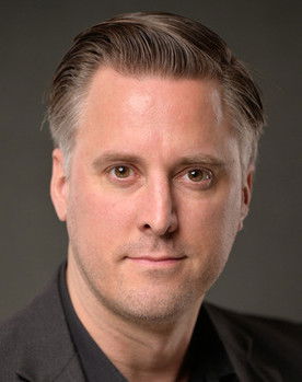 Lon Lawson as Preston Wincott