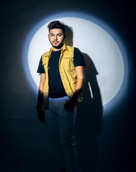 Arriyan Shuvo as Hero