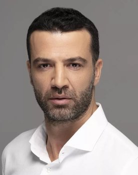 Baran Ayhan as Ersin