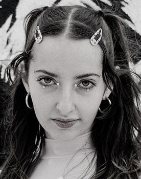 Savannah Kovacs as Anne