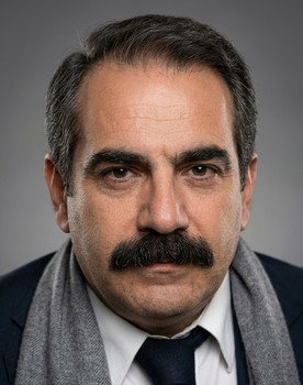 Erol Özkök as 