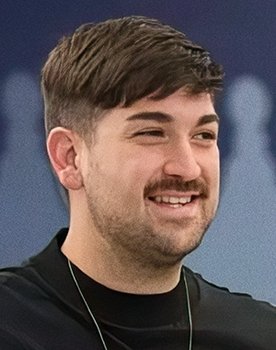 Django Steenbakker as Self - Contestant