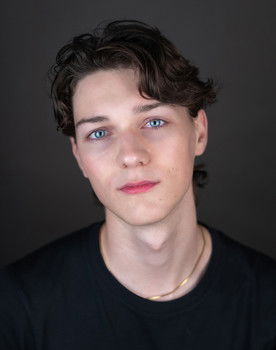 Philippe Bélanger as Phil