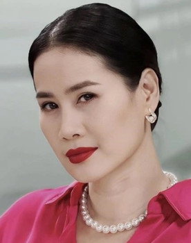 Thân Thúy Hà as Mrs. Kiều