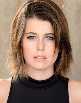 Katie C'etta as Karen