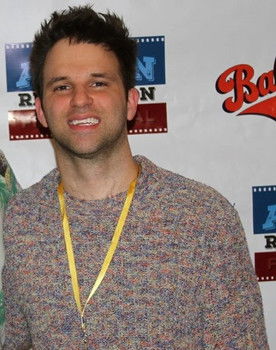 Stephen Schroeder as Stevie Blunderz