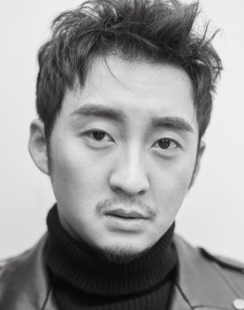 Elton Tang as 