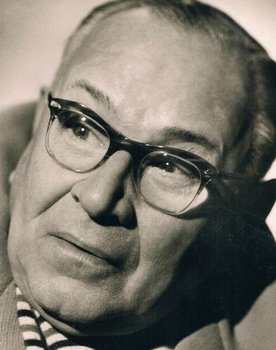 Paul Westermeier as Herr Brennecke