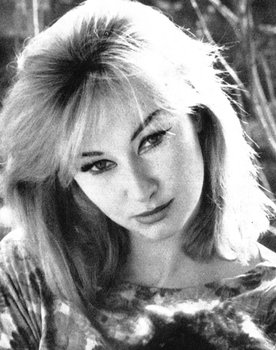 Annie Gorassini as angelo biondo