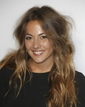 Constance Labbé as Léonore