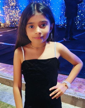 Gunja Javani as Jimmy Daughter/Young Mama