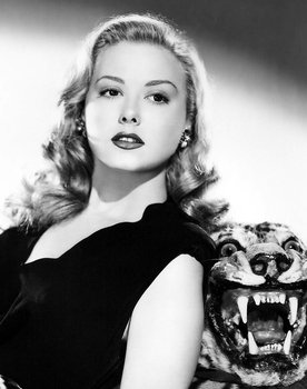 Adele Mara as Geraldine Travis, alias Gerry Smith