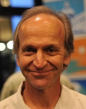 Ed Crasnick as Woody Allen