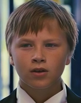 Esa Nikkilä as Oliver Santala, ”Oltsu”, alias ”Reiska”