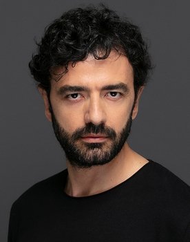 Osman Karakoç as İlyas