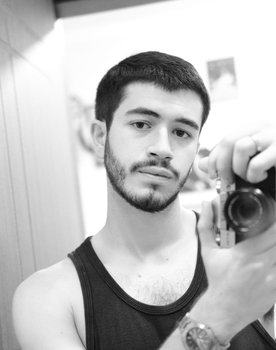Felipe Brum as Garçom