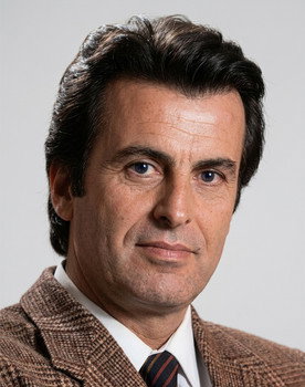 Salih Kırmızı as 