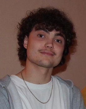 Maxence Barcik-Bellaire as Y