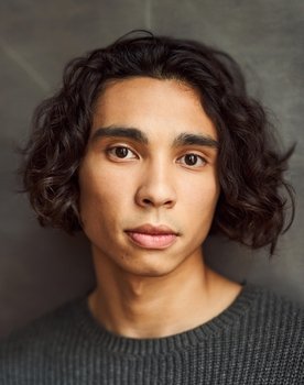 Matt Gomez Hidaka as Simon