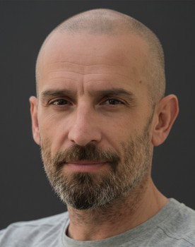 Ahmet Pınar as Barbaros Çepni