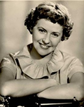 Ruth Nimbach as Frau Lissa